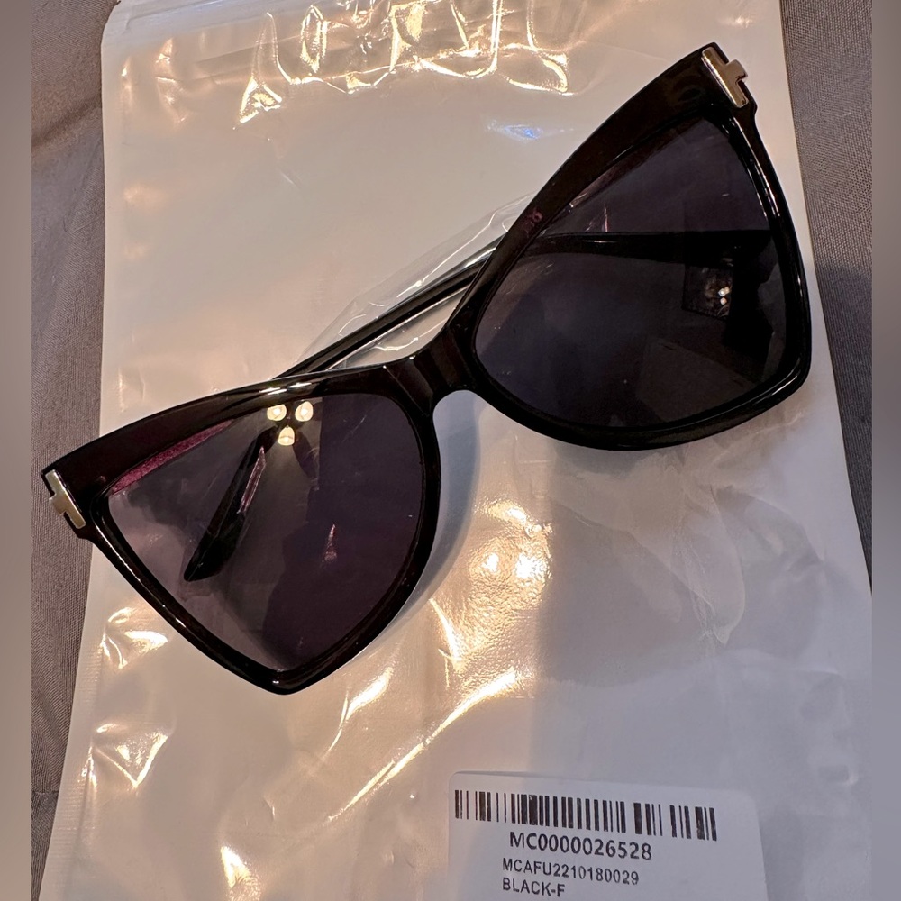 NWT Angled Cat Eye Sunglasses - Black
